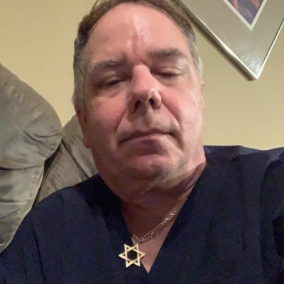 Critical Care RN, magician/mentalist, hypnotist and all around good guy. love animals and volunteer at a wolf dog sanctuary’.