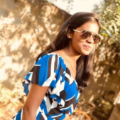 mrinathi's profile picture. "My thoughts are stars⭐,I cannot fathom into constellations✨"