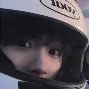 Russell51843429's profile picture. If someone thinks too much，he will lose the pleasure of being a man.