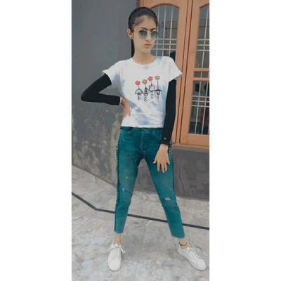 i love dance 🥰acting 🥰respect all

YouTube channel 👇👇👇