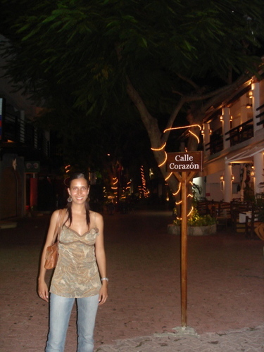 organistamora's profile picture. Lo más IMPORTANTE de la vida es tener la CONCIENCIA TRANQUILA. Lo más HERMOSO de la vida es el AMOR. Y lo más VALIOSO de la vida es el TIEMPO.