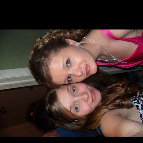 nikkilyn1997's profile picture. 