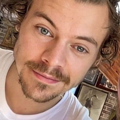 let me tell you a story about a cupcake who used to work in a bakery