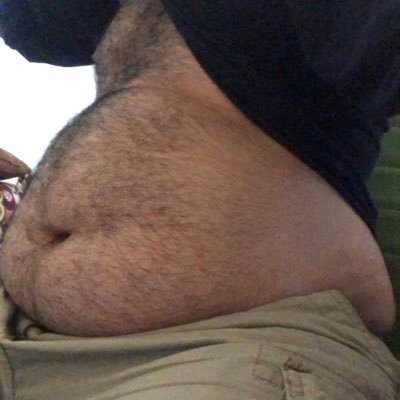 Unprofessional fatty. Loves being a feedee and currently doesn’t have a feeder!  Yeah I’m into feedism, and this is a kink account if you haven’t noticed.