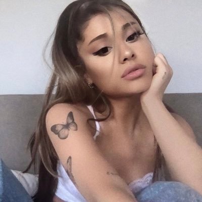 fan account / @arianagrande @itsleonmusic