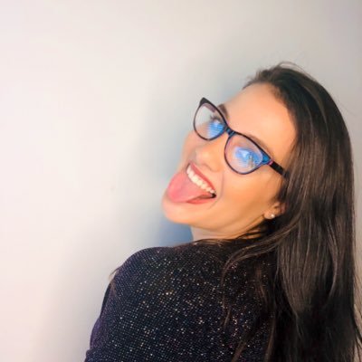 Un espacio para hablar SIN FILTRO. Comunicadora Social,Canto para respirar, amo el chocolate y mi droga es el café. ig: @joette_music