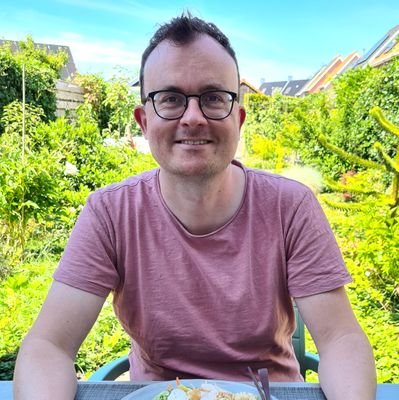 remcokalv's profile picture. 44 - Leeuwarden - 🏳️‍🌈 - Likes Youtube, GoT, Portugal. Votes @D66 Reageert vaak met GIFS