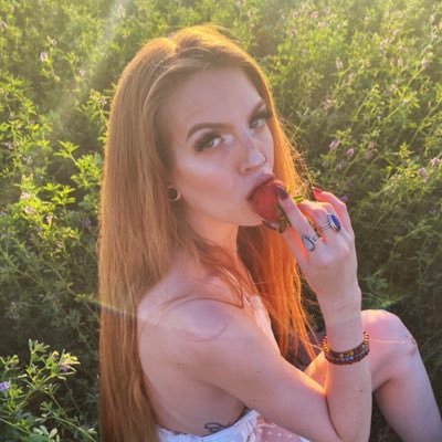 |spiritual hoe|♌|⬇️|bisexual|natural red head| ✨🍑 cashapp:$lexiibarr 😘