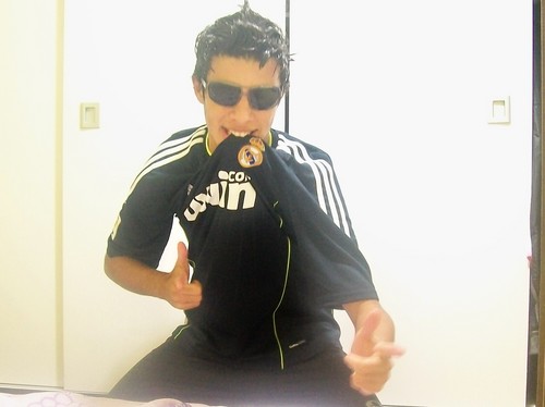 Lucas Cabrera Formes ... SOu aquele diferente no meiu de tantos obveis :p kkk Felliz e besta pra todo sempre *-*