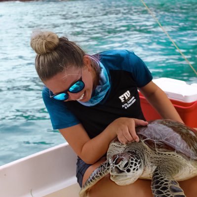 Marine Ecologist | FIU PhD candidate @heithauslab 🐢🤿 movement ecology | sea turtles | seagrass | epibionts (she/her)