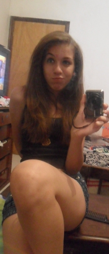 canceriana,14 anos , solteira , chocolate ♥
msn : gabi_azevedo10@hotmail.com