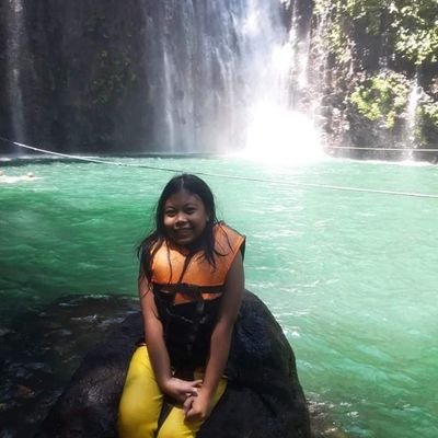 caspe_lyn's profile picture. God. Country