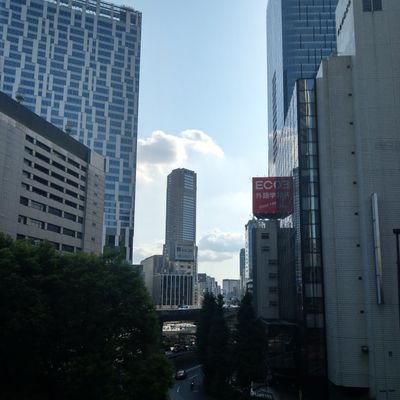 LoveMusicEA's profile picture. 雑にリプ送るアカウント　ロックンロールを愛せよ