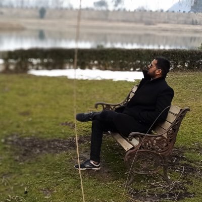 🔸अधिवक्ता🔸महाकालभक्त🔱🔸सादा जीवन उच्च विचार 🔸यात्रा करना पसन्द है 🔸भोलेनाथ के भक्त हैं इसीलिए भोले बने फिरते हैं याद रख उनका दूसरा नाम महाकाल भी है।