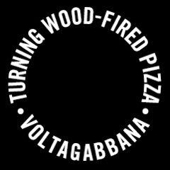 Wood fired pizzas and salads from the iconic @botanicalgardn! Loads of Veggie and Vegan options available daily! Part of the @weareturncoat family