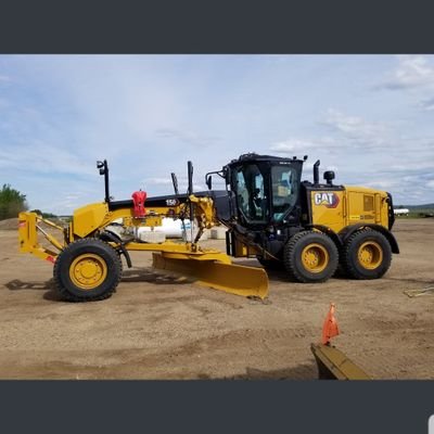 Northern Alberta grader guy who's madly in love with @takenobull (TheChamp 💪) and would rather be watching and #collecting hockey stuff with the family.