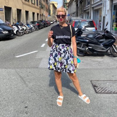 Journalist/reporter @ilsecoloxix 🎤📹📰 Nora's mommy👧🏼❤️ Vinyl&vintage addicted📻👗 Pop culture expert👩🏻‍🎤 Green mobility💚🛴 📍Genova