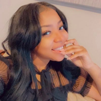 God 1st. • 💍Wife to @dereklanderson • Mom 📍Atlanta, GA💙 🌟 Living A Life Rooted in Peace, Love, Joy, and Giving.