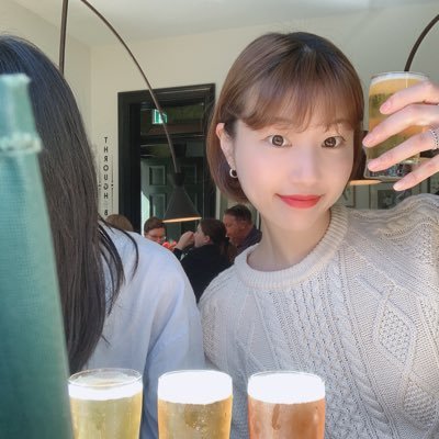 yongseulgi's profile picture. 현재를 아름답게 쓸 줄 아는 내가 미래도 아름답게 쓸 줄 알겠지 !