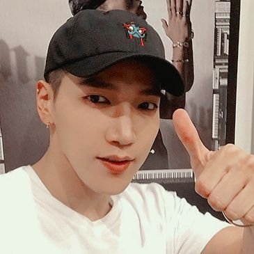 2pmblog's profile picture. do not follow me