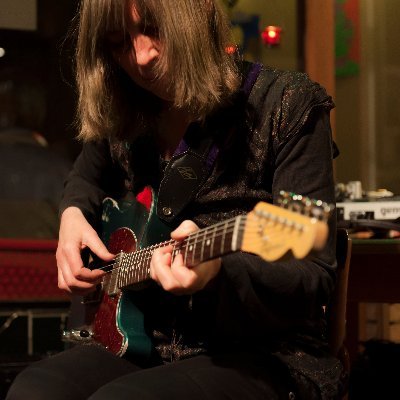 Gitariste en gitaardocente Utrecht. Studie jazzgitaar. Contrabas. https://t.co/S7vGRqFLVZ en https://t.co/QQgHqnulV8