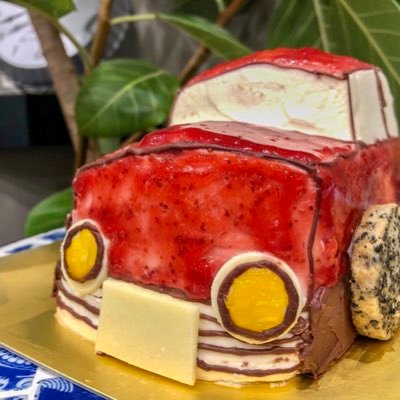 comme_les_fleur's profile picture. 鶴ヶ峰駅近くある小さなケーキ屋です🎂まだまだ新人ではありますが、街に、人々の生活に貢献出来るよう頑張っていきます💪✨定休日は毎週水曜日を予定しておりますが、月に数回不定休がございます🙇‍♂️