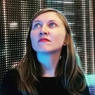 AlinaLagarde's profile picture. Entrepreneur & Designer 🚀  UX strategist focus business, user & data 🎧  podcaster @lerdvdesign #geek #ecofeminist #sport #art #coffeewithoatmilk ☕️