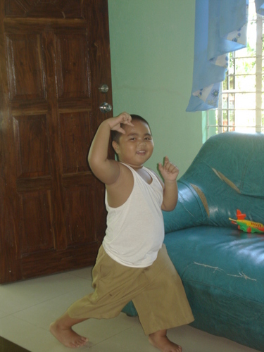 i ♥ God
i ♥ my Papa
i ♥ my Mama: http://t.co/WxkVX0be42
i ♥ my Ate : @krisjoy143ym_su