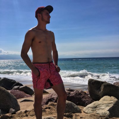 OmarOro09513316's profile picture. Gestión es hacer las cosas bien, liderazgo es hacer lo correcto.