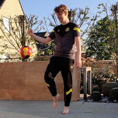 VerschuereJonas's profile picture. 🦁
✝