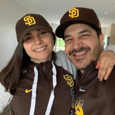 Love God, my wife and kids, my extended family. Born and raised in México, currently living in Canada. Huge SD Padres faithful, becoming a Canucks fan. IT guy.
