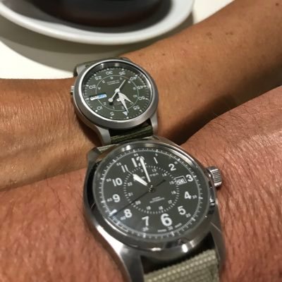 Relojes y relojes sin discriminación . Aquí caben todos . Cada pieza tiene una historia detrás