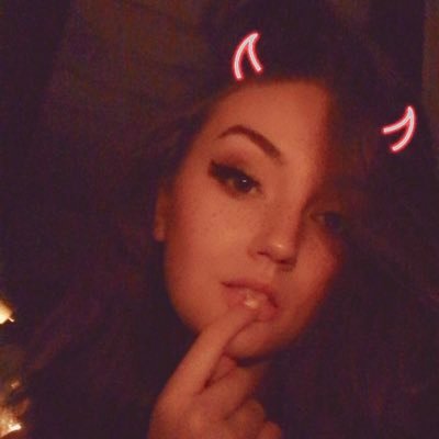 sarah__fr's profile picture. “I’m breathin, I’m sleepin, and I’m havin a good time”