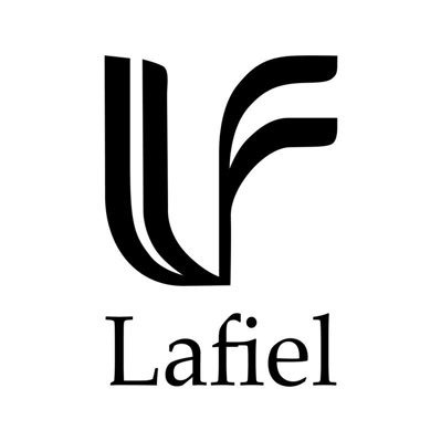 レディースバッグメーカー【LAFIEL(ラフィール)】です。
LAFIELは【rice field(田園)】から生まれた造語です。日々の生活・事業活動が、苗を植え稲を育てる事を意味し、生活・活動によって創られる繁栄が実りとなり、LAFIELに関わるすべての人の豊かな暮らしに繋がるようにという願いを込めたブランド名です。