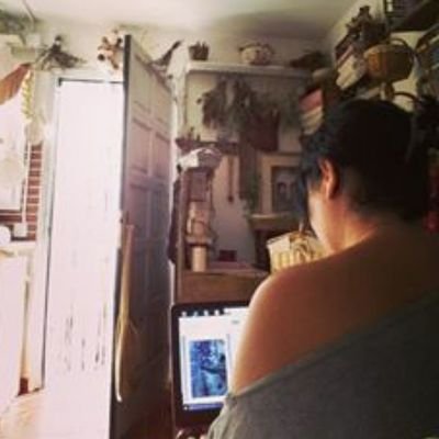 Ros_Yang82's profile picture. CONOCEME a través de las FRASES 
~Aquellos que eran VISTOS BAILANDO, eran considerados LOCOS por quienes NO podían ESCUCHAR la MÚSICA ~