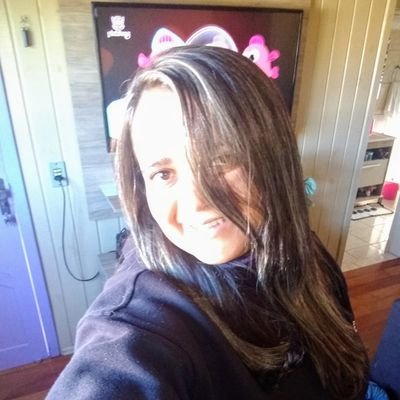 DeboraAmaral130's profile picture. Assistente Social. Esquerdista, anti facistas. Amante e defensora da Democracia.  Lutadora assídua pela garantia dos direitos do povo. Apaixonada pelos animais.