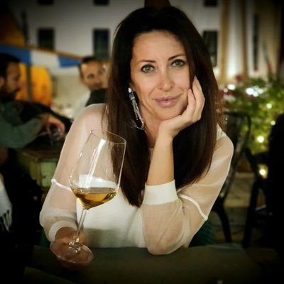 wine experience designer - innovator - based in Italy (lake garda), world traveller - I teach wine through emotions😃follow me! 🇮🇹