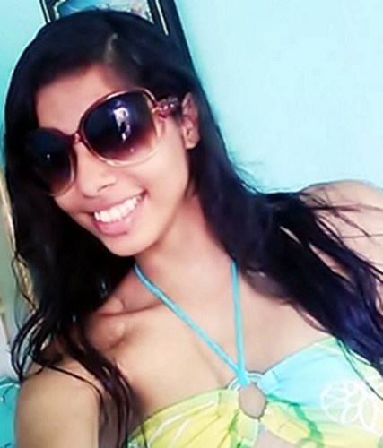 Daniela Augusta Brandão Braz, 16 anos moro em cruz das almas 
bahia tenho sonhos e sei que posso realizalos. tenho uma filosofia otima 
gosto de animais.