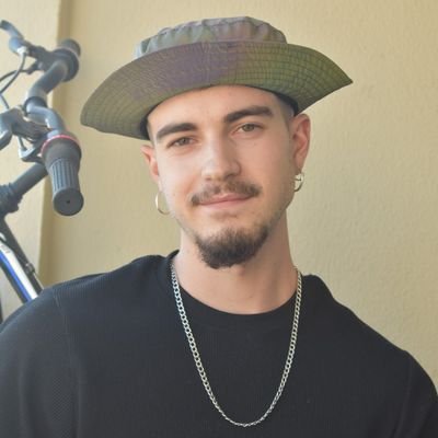 Jorgito6jaen's profile picture. La lucha armada no es el camino que elige el pueblo, sino el que los opresores le imponen al pueblo.