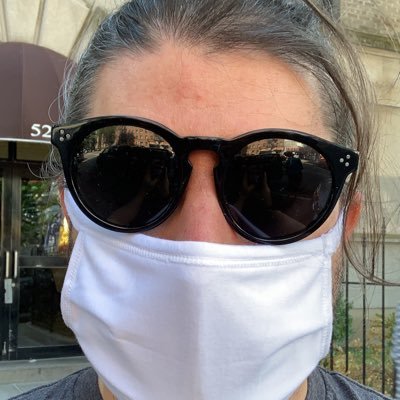 fragajoe's profile picture. shower cap ideator.