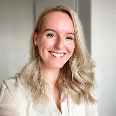 Ellenmetender's profile picture. Schrijven, podcasten, reizen en interieur styling ✨ Gek op mijn Labradoodle Charley en Pom de poes 🐱 🐕