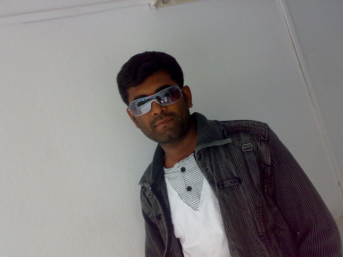 Im here to expand my network. To know more about follow me. You can connect me in facebook at http://t.co/ReWwSuoCYS