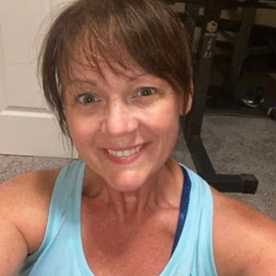 Beachbody coach who is a hiker, biker, reader, writer, introvert, teacher, wife, mother, living with lupus—making it all work! Join me on my journey 💜💜