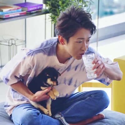 아라시와 비투비를 좋아하는 팬입니다!! 아직 트위터가 미숙해서 소통을 어려워하지만 같이 어덕행덕해요🤩 - 영원하자 비투비💙6x9 & いつまでも5人で嵐💙❤️💚💛💜5x22