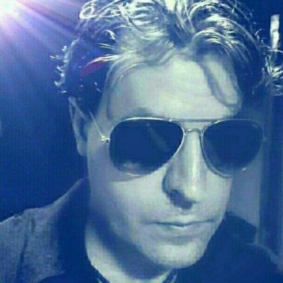 OrtiDanni's profile picture. Loco por la música, por los días de verano y sobre todo...por el amor😍!!