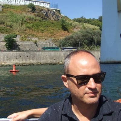 EnriqueCalRo's profile picture. De vez en cuando paso por aquí