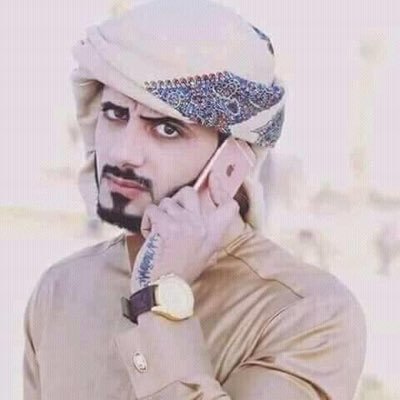 العين عيت يا الغلا تقبل النوم لا غمضت جاها الحنين وفجعها أقوم وأقعد وأجلس شوي وأقوم والنفس وصلت حدها من وجعها ♡