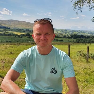 Married to Aileen, Dad to Kyle and Isla.
Hard working Co-op Store manager. Runner, football fan and music lover. All views my own