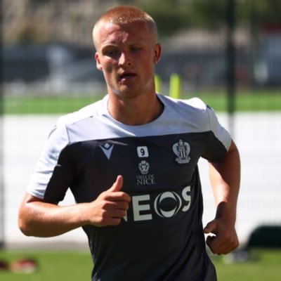Denne konto følger, diskuterer og hylder danske fodboldspillere, der spiller i udlandet. Der postes dagligt opdateringer om bl.a. mål og spilletid. Følg med!