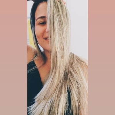 soll20a's profile picture. Canceriana 🦀 feliz,   Amo muito a vida  Tenho várias paixões, Mas, como qualquer um, Possuo imperfeições✌ Tudo posso naquele q me fortalece🙏